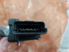 Laguna 2 jobb ELSŐ ablakemelő motor  6 vezetékes