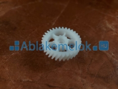 Mercedes W204 ajtózár műanyag fogaskerék